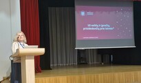 <p>Bir&scaron;tono vie&scaron;osios bibliotekos nuotraukos</p>
