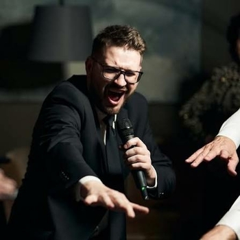 Live music evening | Dainius Griesius (vocals)