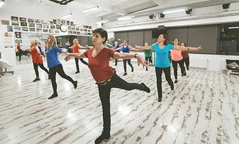 Šokio terapija-linijinių šokių pamokėlė