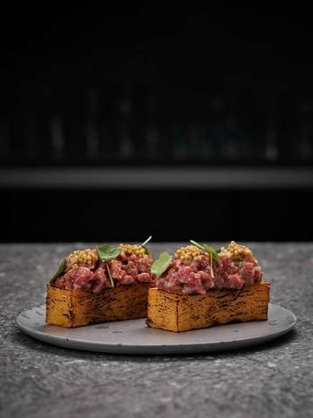 Jaukus vakaras dviems Pievose