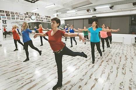 Šokio terapija-linijinių šokių pamokėlė